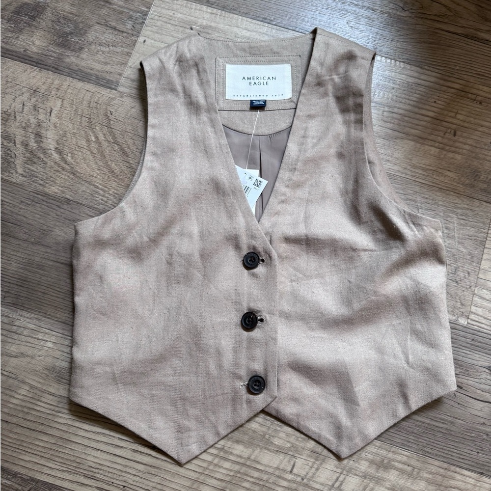 American Eagle Tan Vest NWT XS